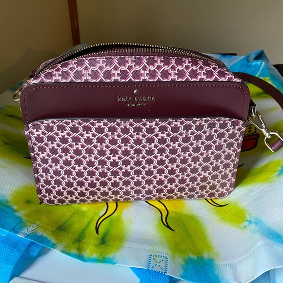 Kate spade crossbody - Picture 1 of 4